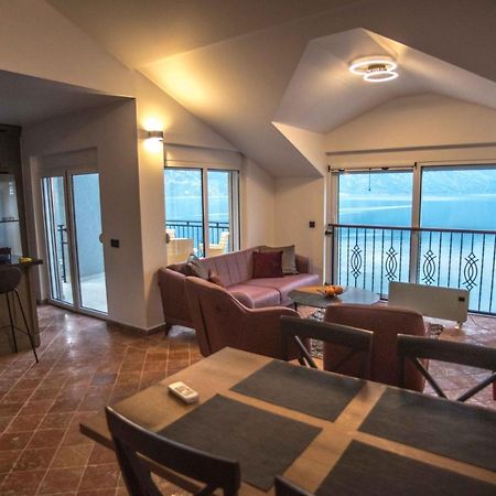 Modern Waterfront 3-Bed Apartment Donja Kostanjica Zewnętrze zdjęcie