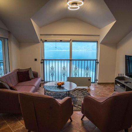 Modern Waterfront 3-Bed Apartment Donja Kostanjica Zewnętrze zdjęcie