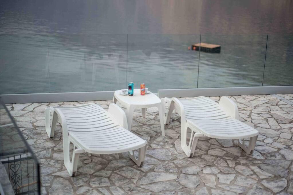Modern Waterfront 3-Bed Apartment Donja Kostanjica Zewnętrze zdjęcie